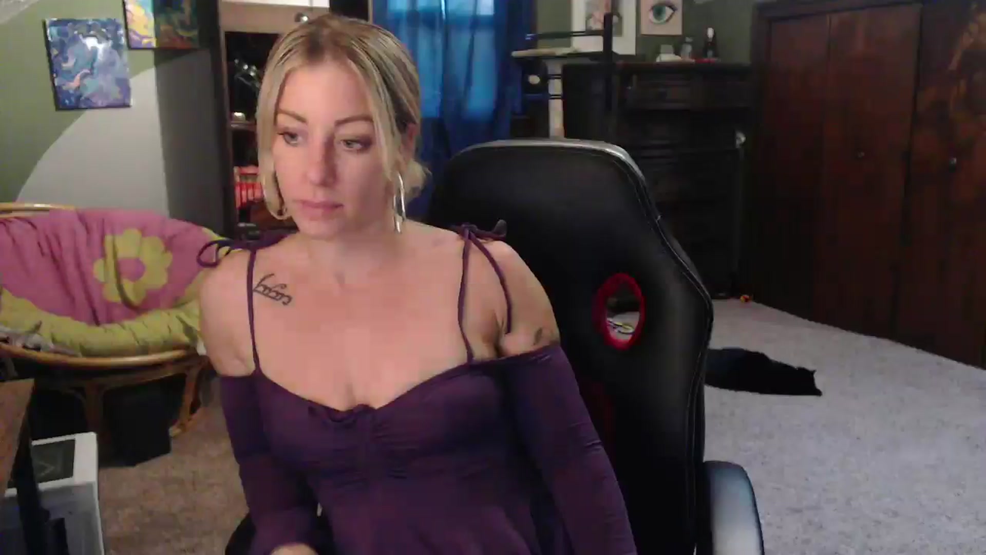 Gallery image thumbnail from AthenaSiren's myfreecams stream on, 08/03/2025, 24:28 image 19 of 20