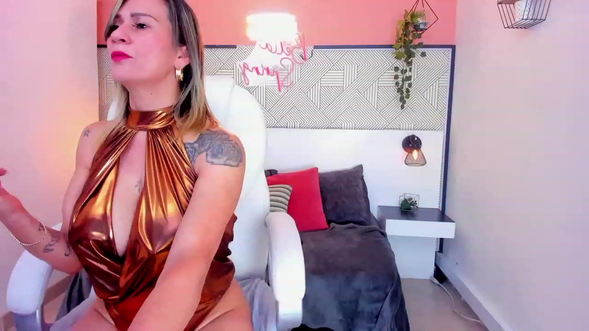 Gallery image thumbnail from AtheneaRusel_'s myfreecams stream on, 12/04/2023, 24:03 image 6 of 20