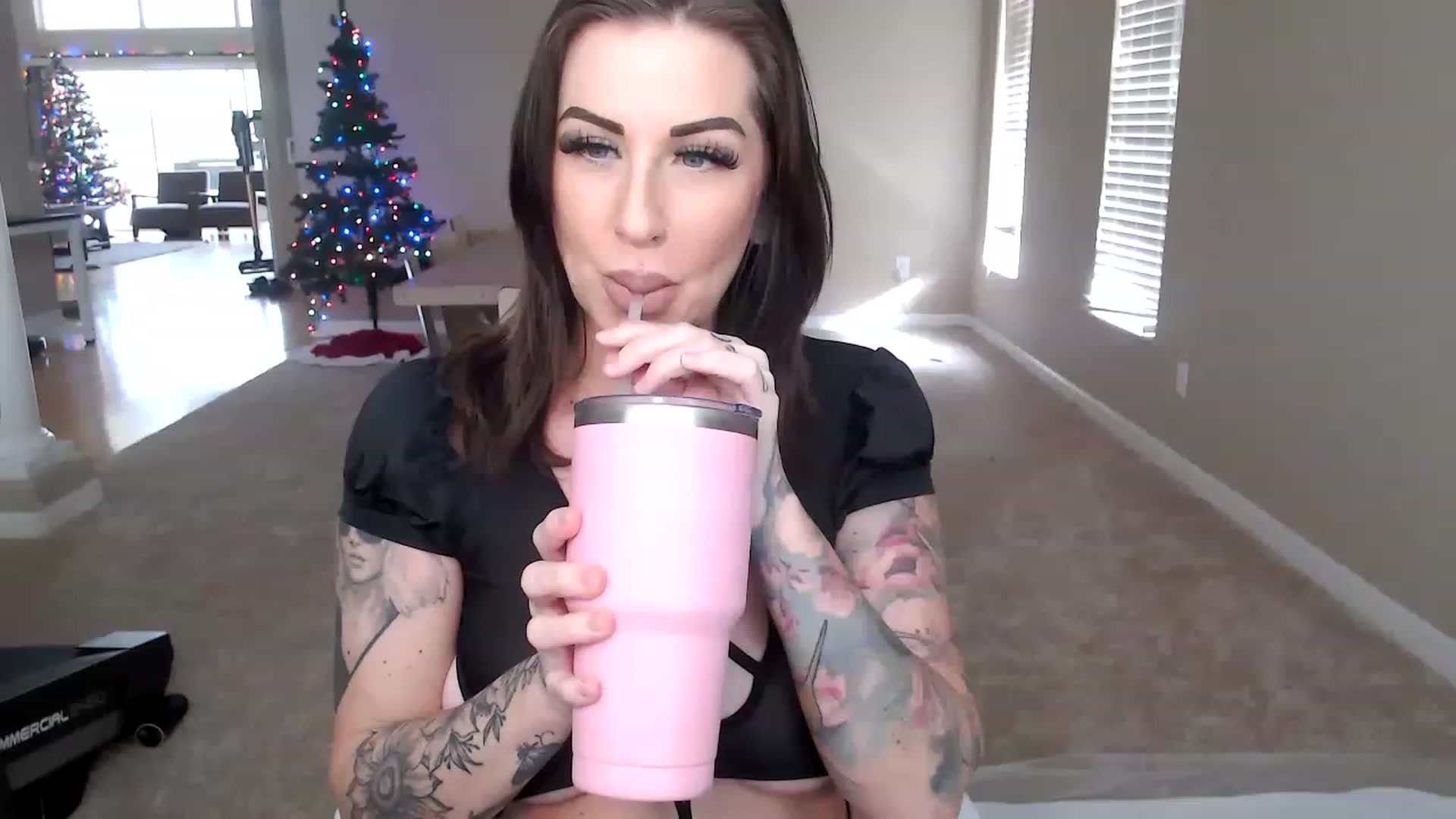 Gallery image thumbnail from AtomicMILF's myfreecams stream on, 12/09/2022, 14:59 image 9 of 20