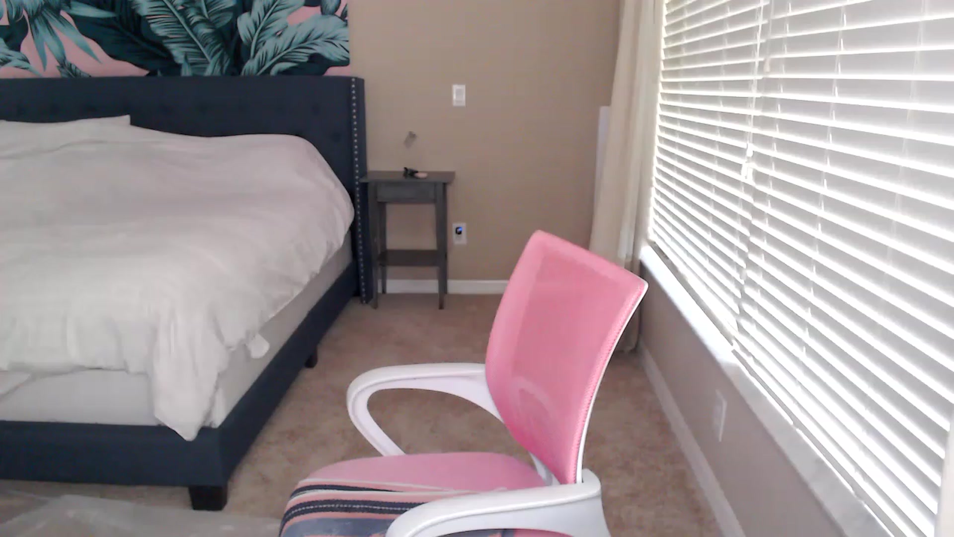 Gallery image thumbnail from AtomicMILF's myfreecams stream on, 01/13/2023, 16:33 image 4 of 20