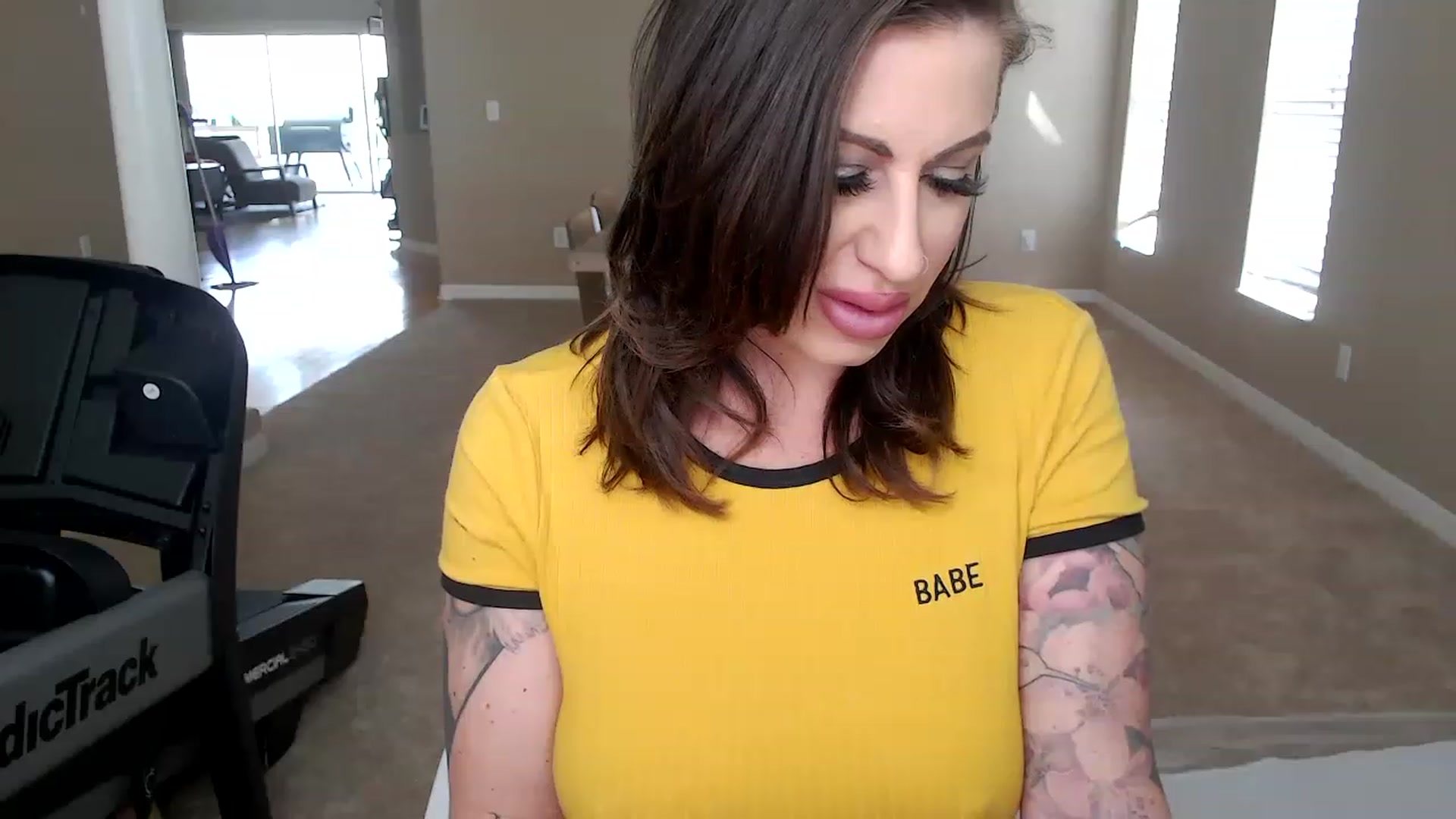 Gallery image thumbnail from AtomicMILF's myfreecams stream on, 01/20/2023, 16:25 image 4 of 20
