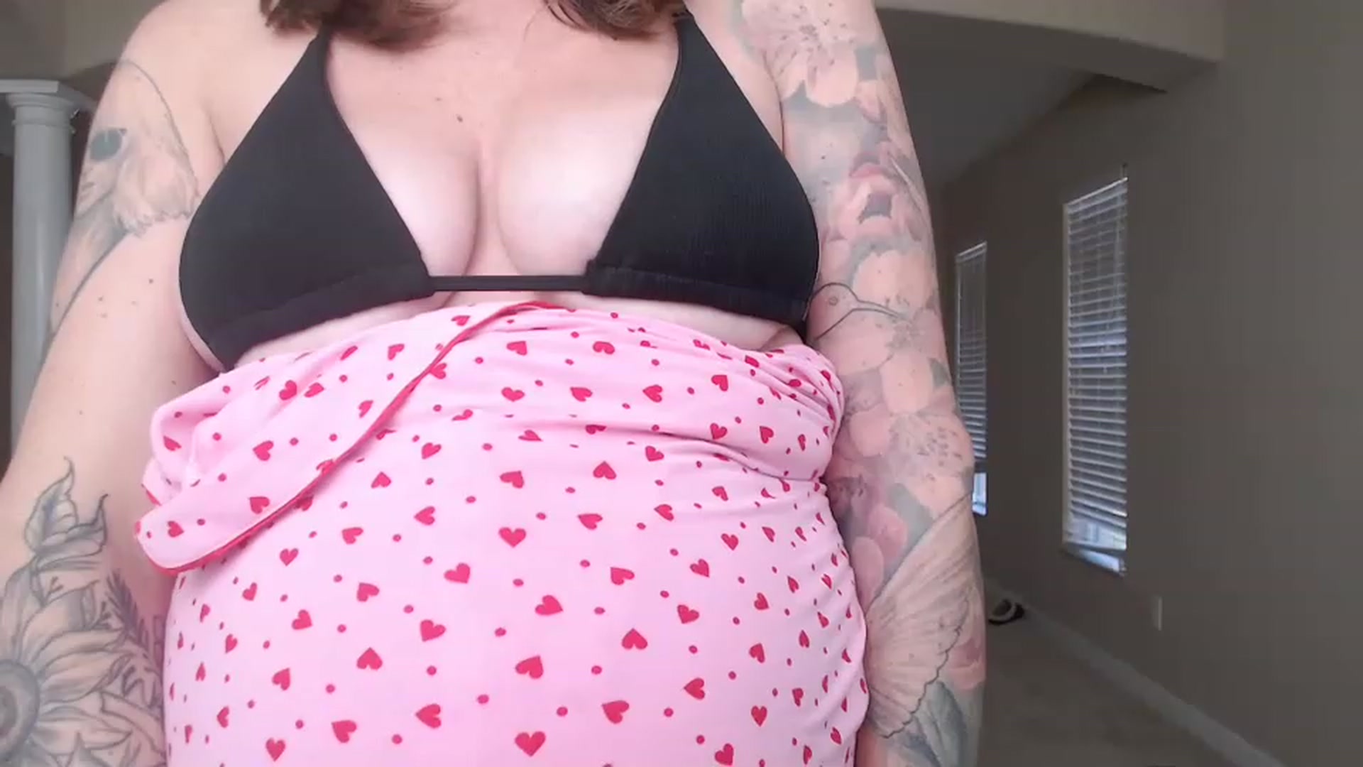 Gallery image thumbnail from AtomicMILF's myfreecams stream on, 02/07/2023, 17:52 image 13 of 20