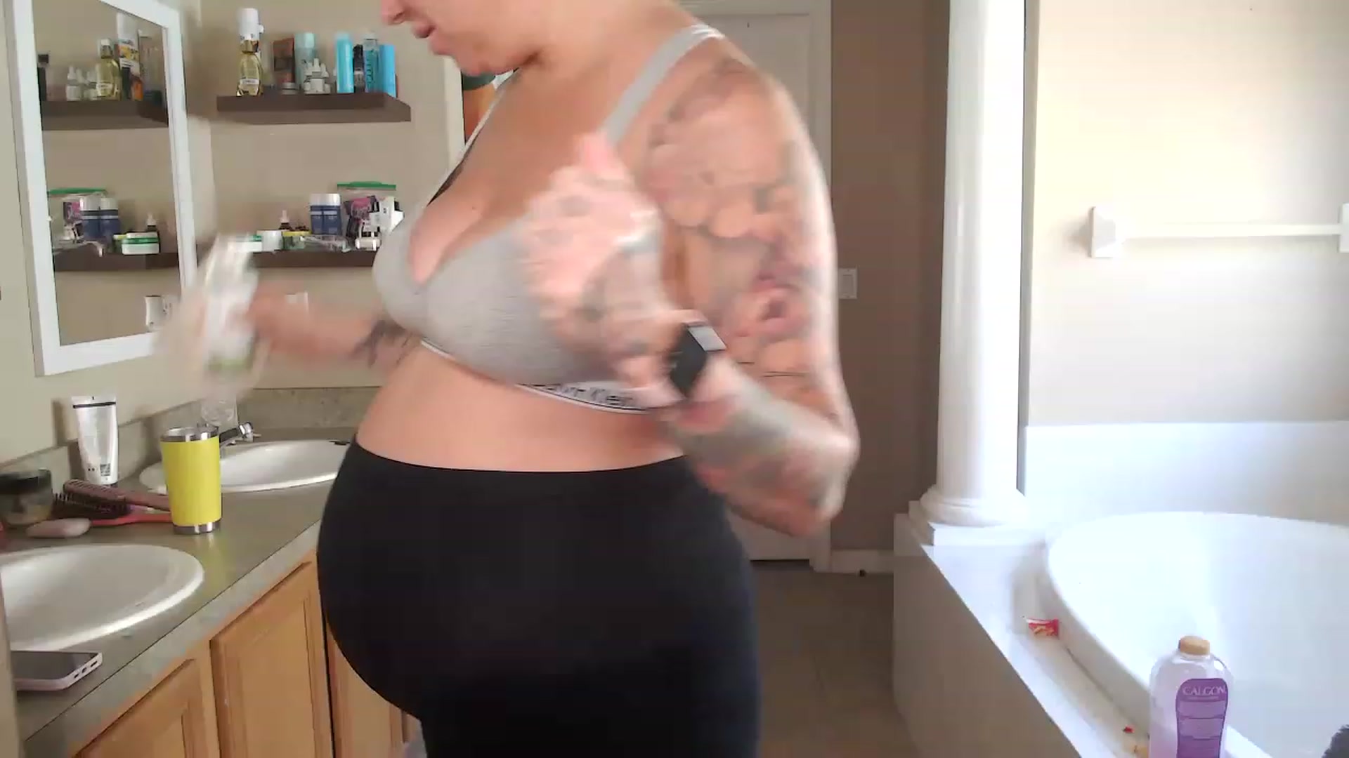 Gallery image thumbnail from AtomicMILF's myfreecams stream on, 02/23/2023, 15:12 image 8 of 20