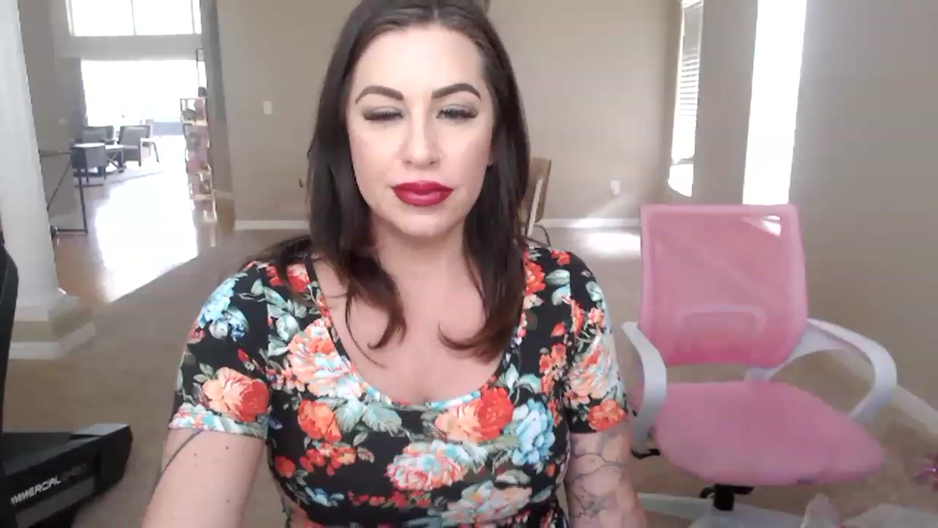 Gallery image thumbnail from AtomicMILF's myfreecams stream on, 02/28/2023, 17:35 image 19 of 20