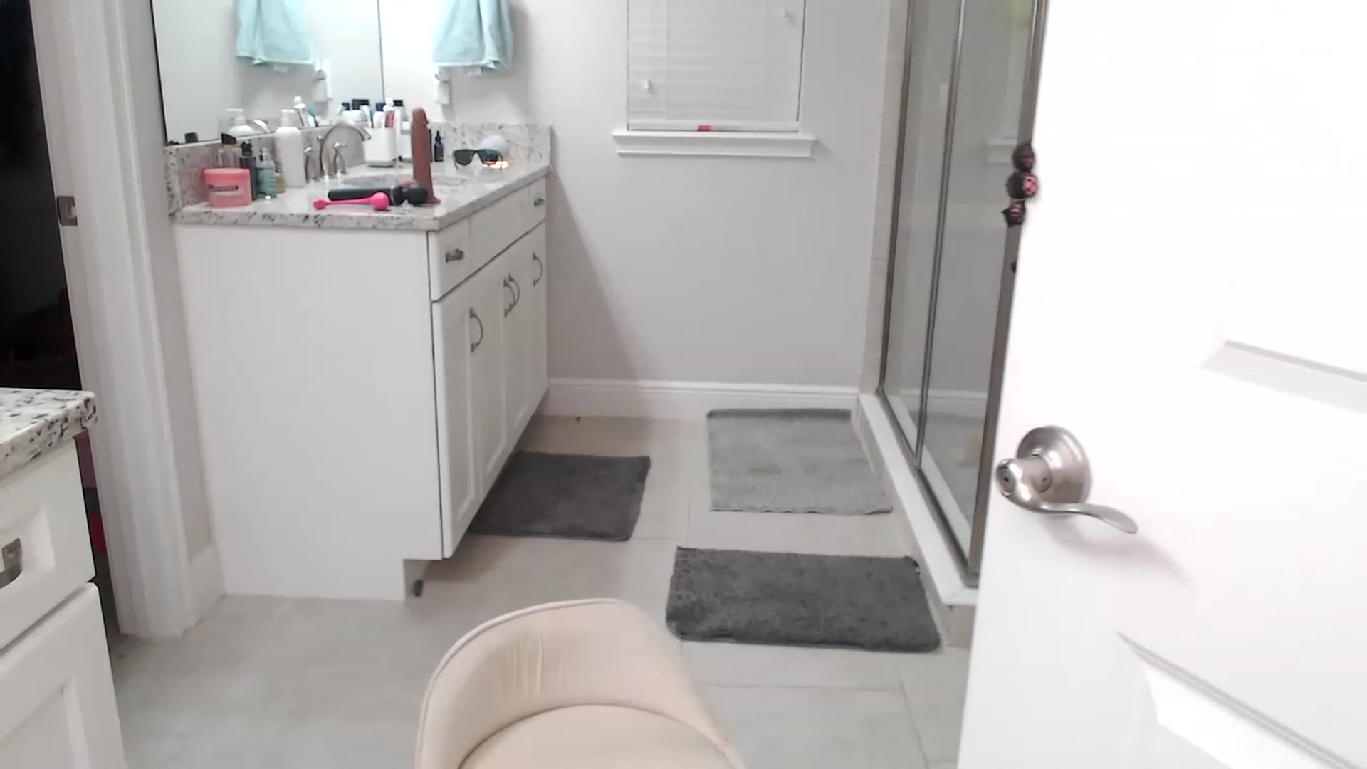 Gallery image thumbnail from AtomicMILF's myfreecams stream on, 06/13/2023, 02:16 image 3 of 20