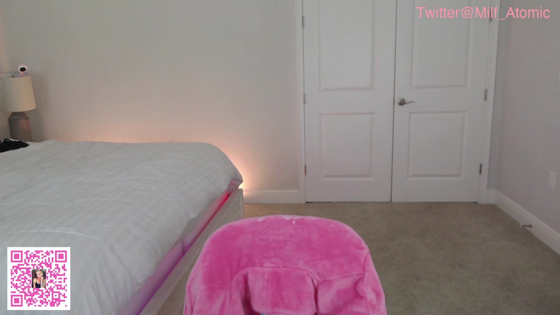 Gallery image thumbnail from AtomicMILF's myfreecams stream on, 08/23/2023, 14:29 image 2 of 20