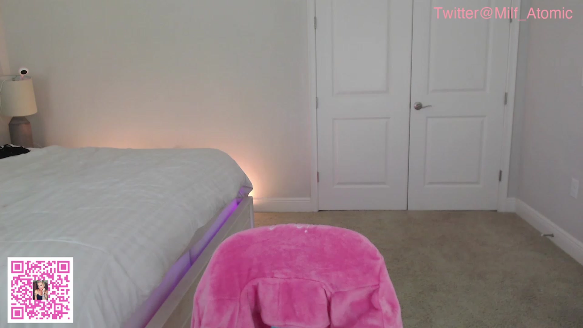Gallery image thumbnail from AtomicMILF's myfreecams stream on, 08/23/2023, 14:29 image 5 of 20