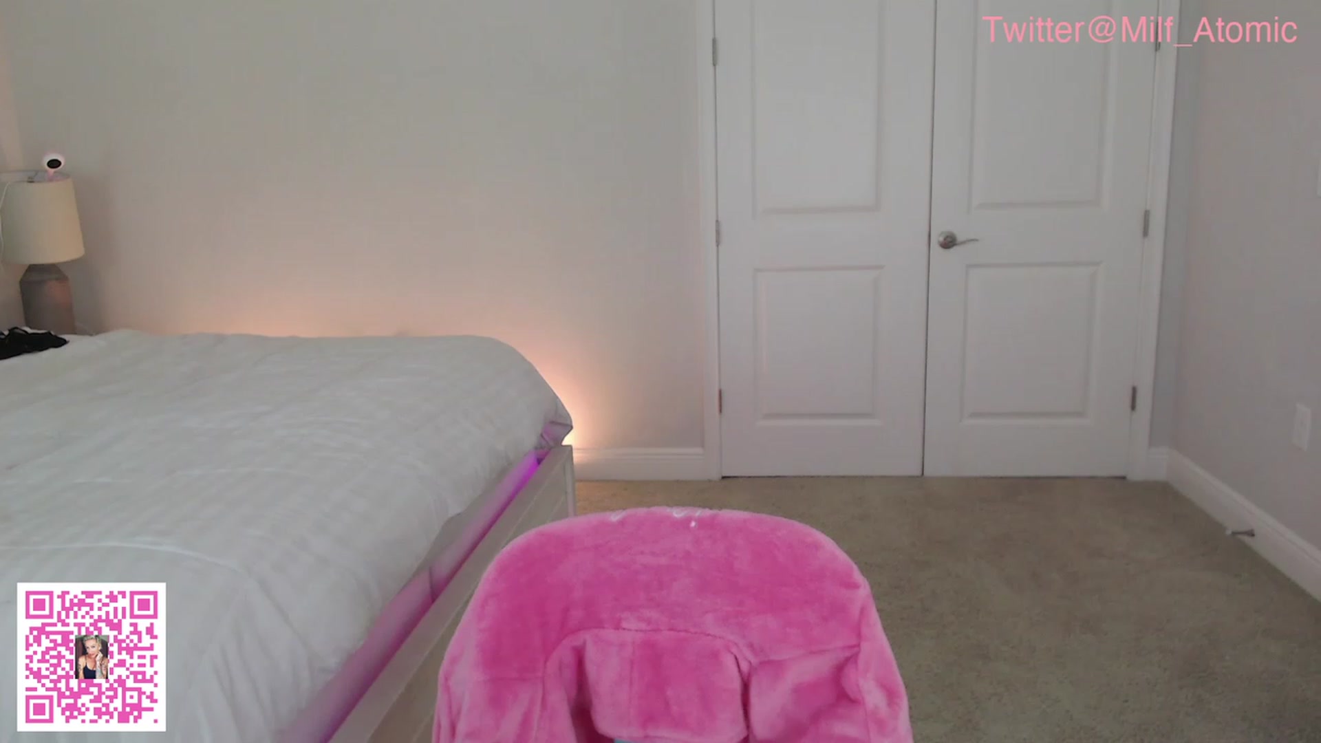 Gallery image thumbnail from AtomicMILF's myfreecams stream on, 08/23/2023, 14:29 image 3 of 20