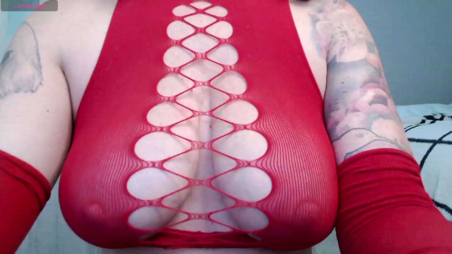 Gallery image thumbnail from AtomicMILF's myfreecams stream on, 12/17/2023, 19:35 image 2 of 20