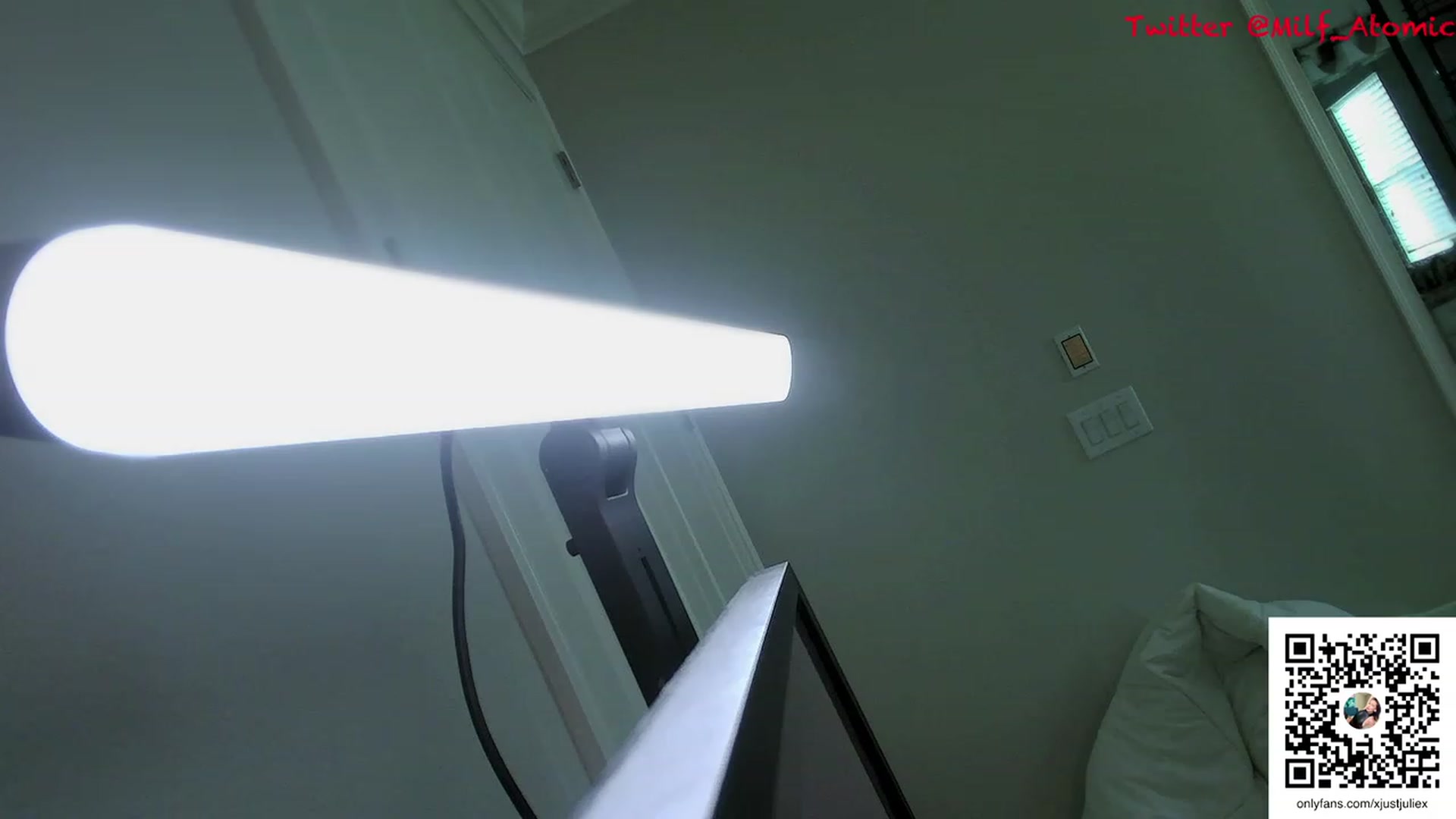 Gallery image thumbnail from AtomicMILF's myfreecams stream on, 01/26/2024, 17:11 image 15 of 20
