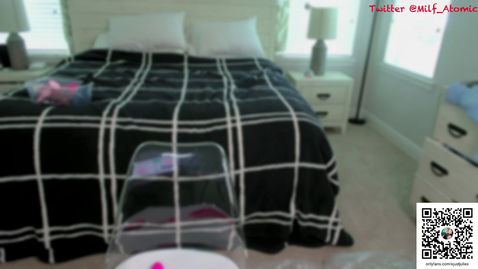 Gallery image thumbnail from AtomicMILF's myfreecams stream on, 01/26/2024, 17:58 image 10 of 20