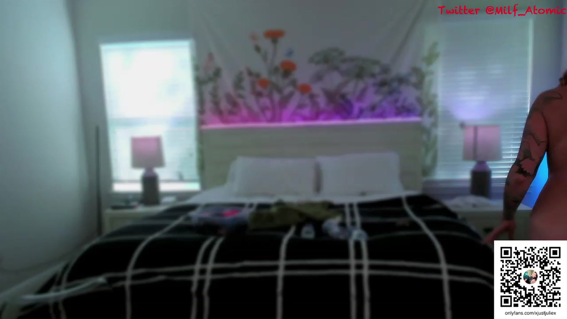Gallery image thumbnail from AtomicMILF's myfreecams stream on, 01/31/2024, 16:57 image 6 of 20