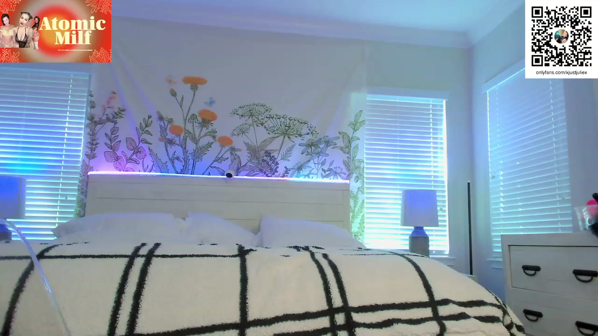 Gallery image thumbnail from AtomicMILF's myfreecams stream on, 02/19/2024, 15:47 image 9 of 20