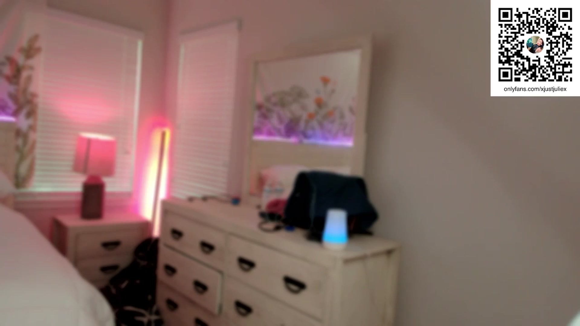 Gallery image thumbnail from AtomicMILF's myfreecams stream on, 03/21/2024, 15:53 image 20 of 20