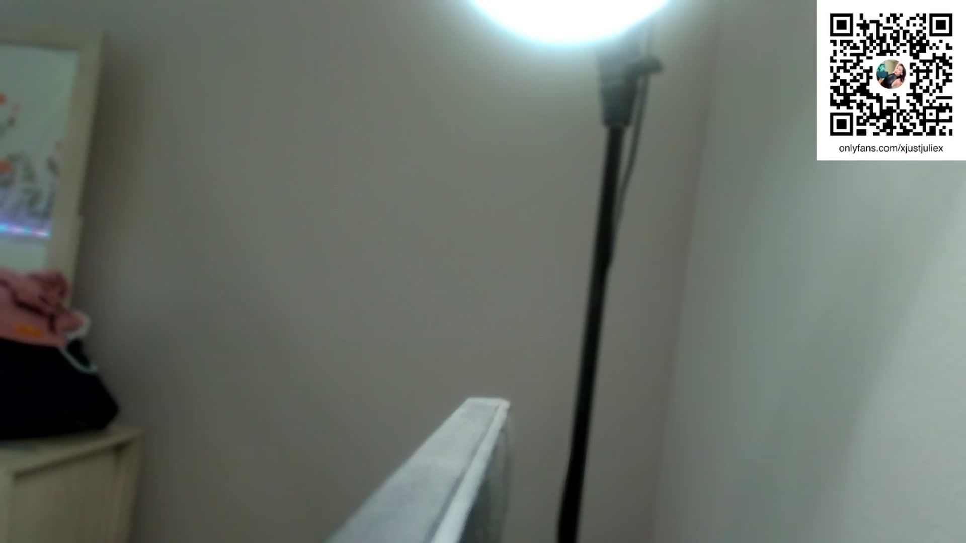 Gallery image thumbnail from AtomicMILF's myfreecams stream on, 04/01/2024, 15:58 image 3 of 20