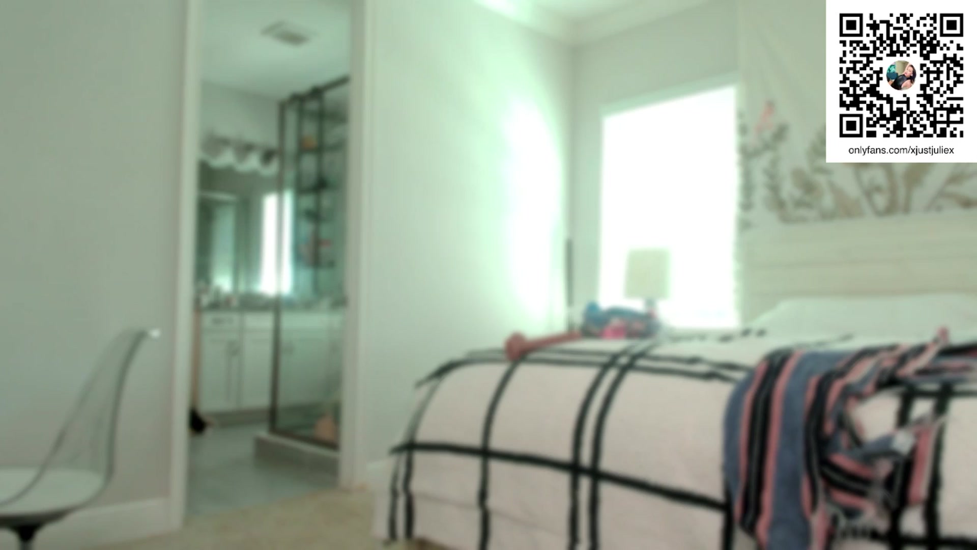 Gallery image thumbnail from AtomicMILF's myfreecams stream on, 04/05/2024, 16:45 image 6 of 20