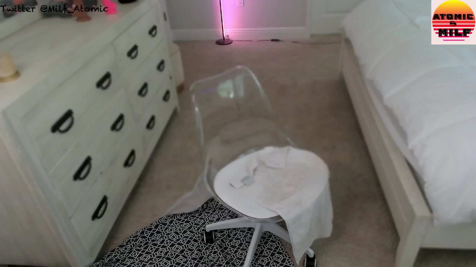 Gallery image thumbnail from AtomicMILF's myfreecams stream on, 04/26/2024, 14:32 image 19 of 20