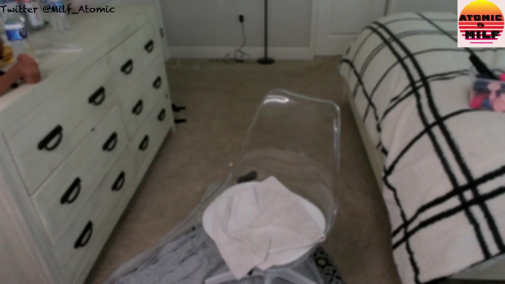 Gallery image thumbnail from AtomicMILF's myfreecams stream on, 05/02/2024, 16:35 image 15 of 20
