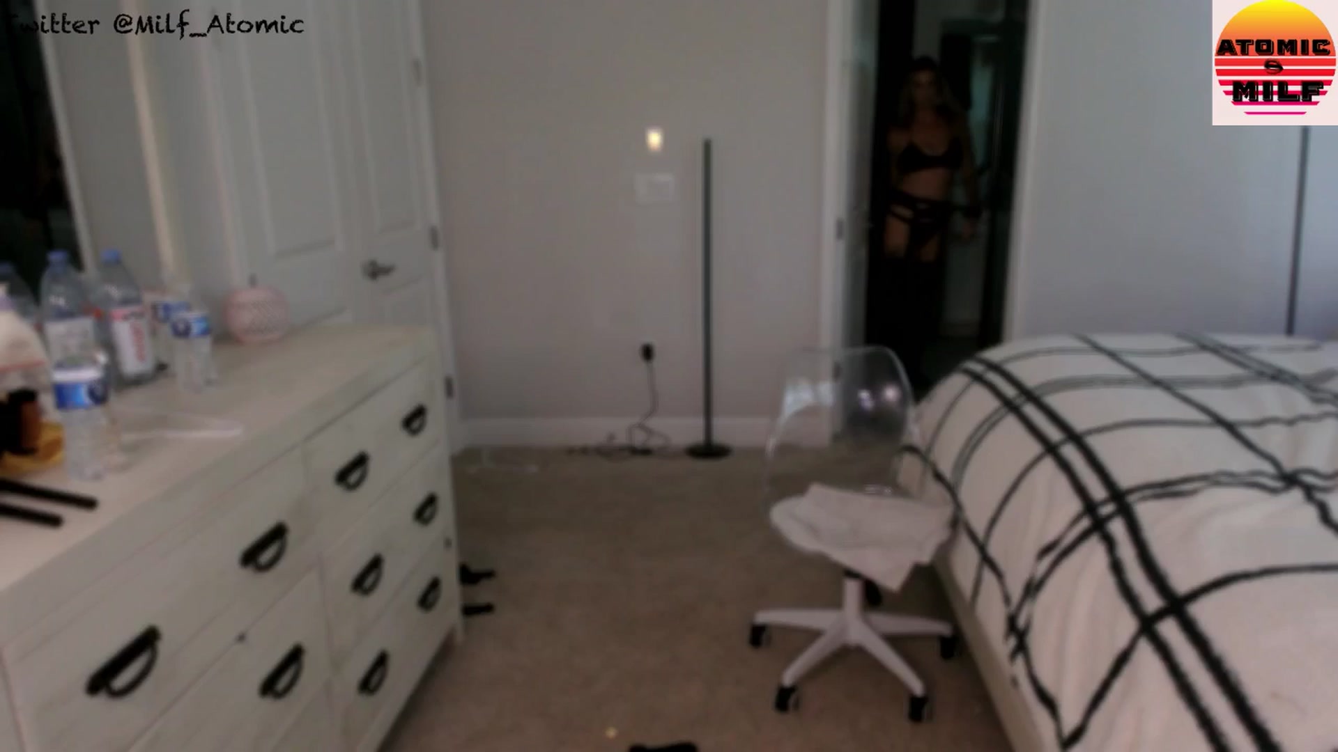 Gallery image thumbnail from AtomicMILF's myfreecams stream on, 05/02/2024, 16:35 image 20 of 20