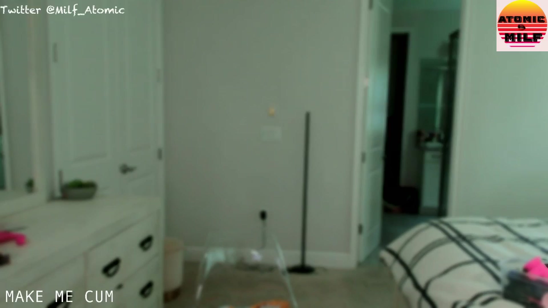 Gallery image thumbnail from AtomicMILF's myfreecams stream on, 05/13/2024, 15:43 image 9 of 20