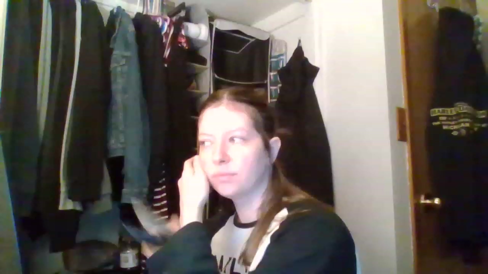 Gallery image thumbnail from Atomic_Ash's myfreecams stream on, 04/17/2023, 14:29 image 14 of 20