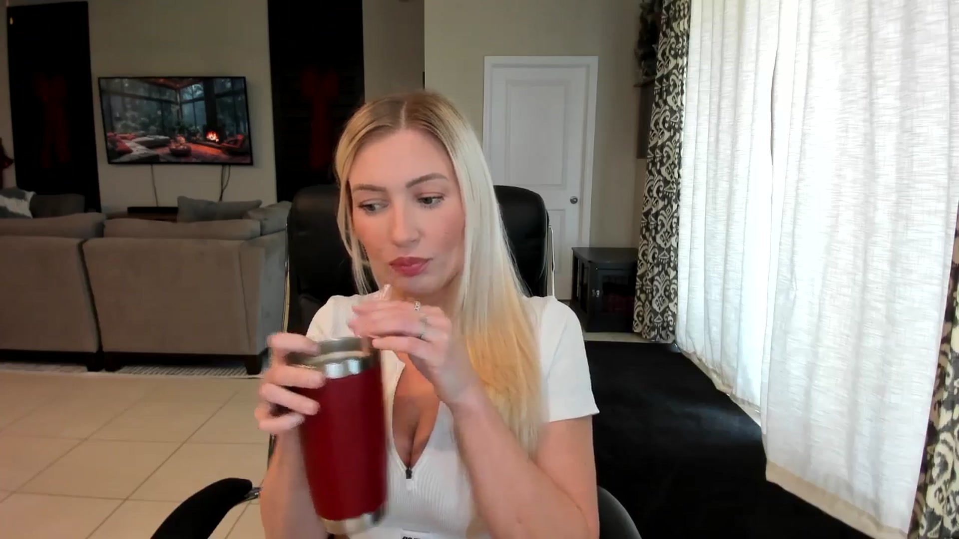 Gallery image thumbnail from AubreeMartin's myfreecams stream on, 01/27/2025, 18:49 image 5 of 20