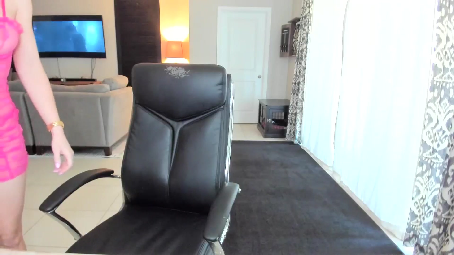 Gallery image thumbnail from AubreeMartin's myfreecams stream on, 03/18/2025, 17:48 image 13 of 20