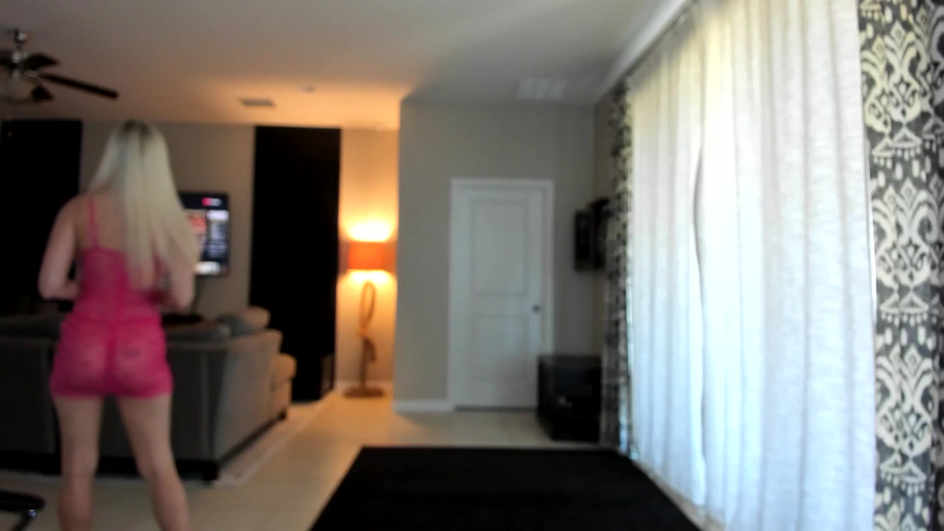 Gallery image thumbnail from AubreeMartin's myfreecams stream on, 03/18/2025, 17:48 image 18 of 20