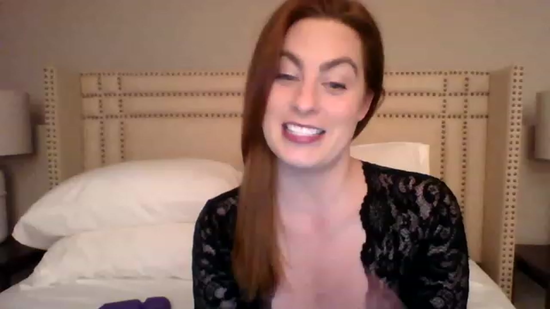 Gallery image thumbnail from AubreyMonroe's myfreecams stream on, 12/06/2022, 03:55 image 3 of 20