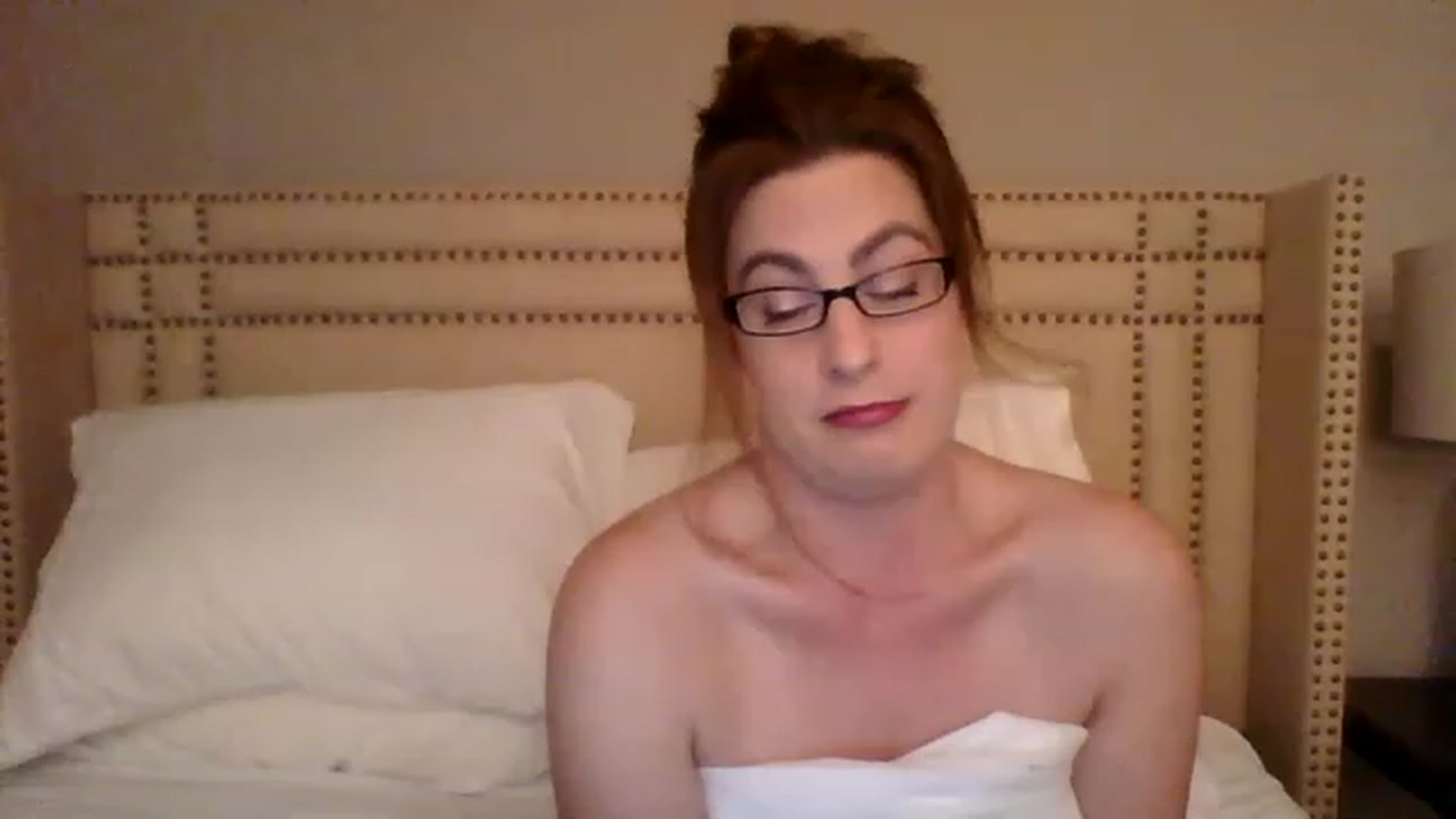 Gallery image thumbnail from AubreyMonroe's myfreecams stream on, 12/13/2022, 03:33 image 9 of 20