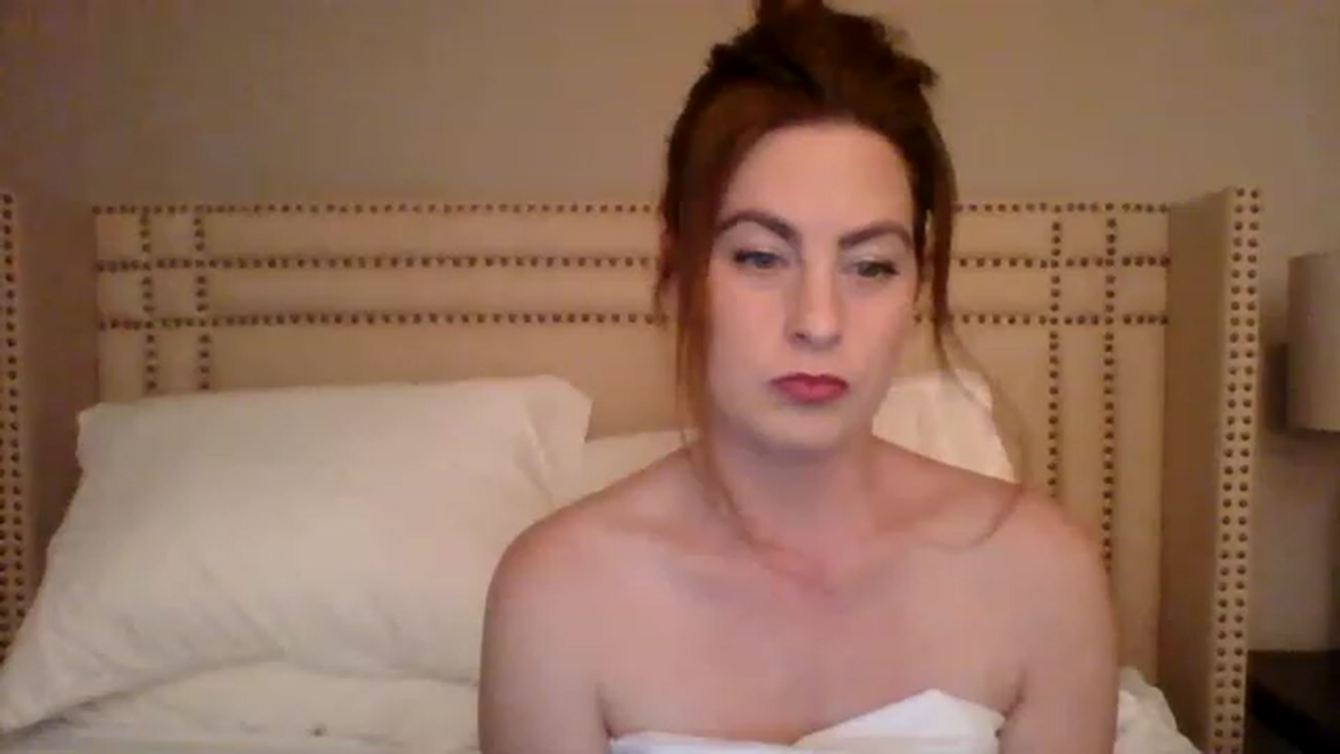 Gallery image thumbnail from AubreyMonroe's myfreecams stream on, 12/13/2022, 03:33 image 6 of 20