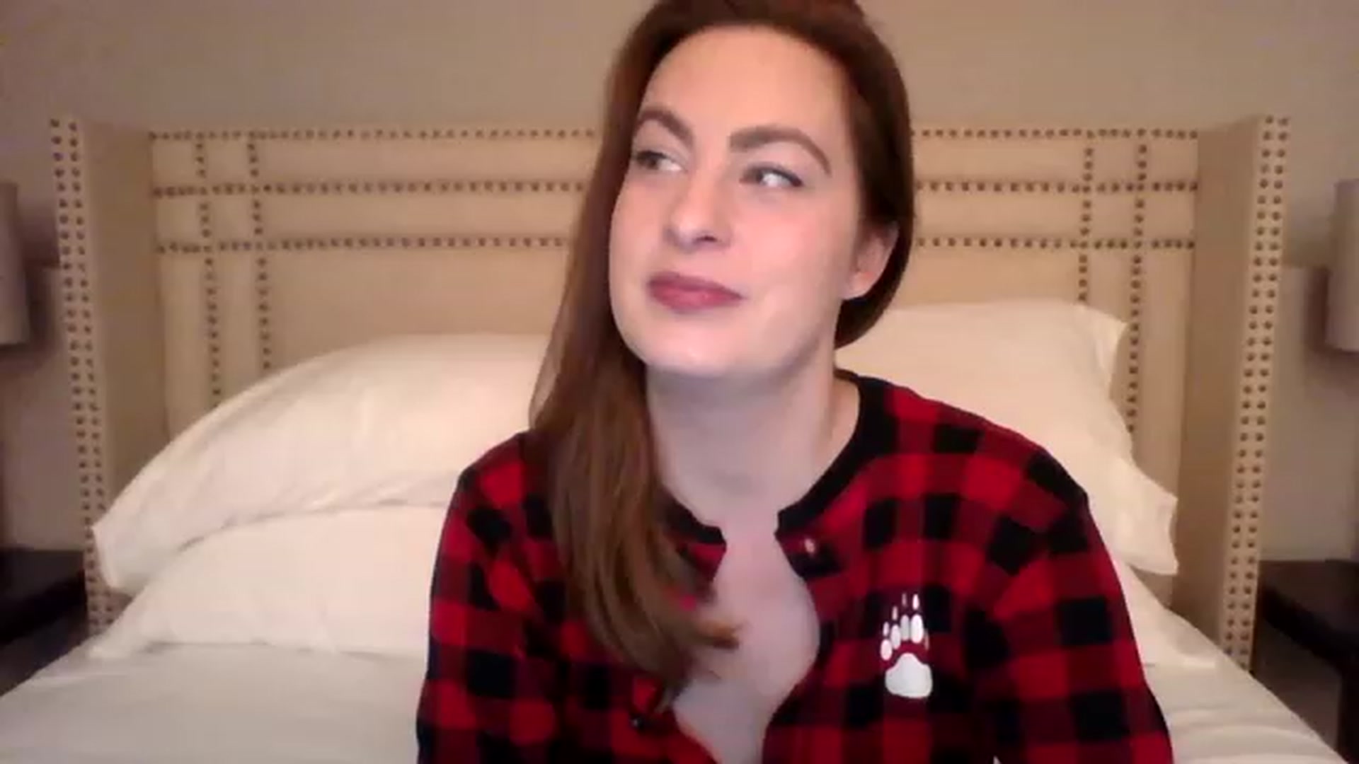 Gallery image thumbnail from AubreyMonroe's myfreecams stream on, 01/10/2023, 03:41 image 7 of 20