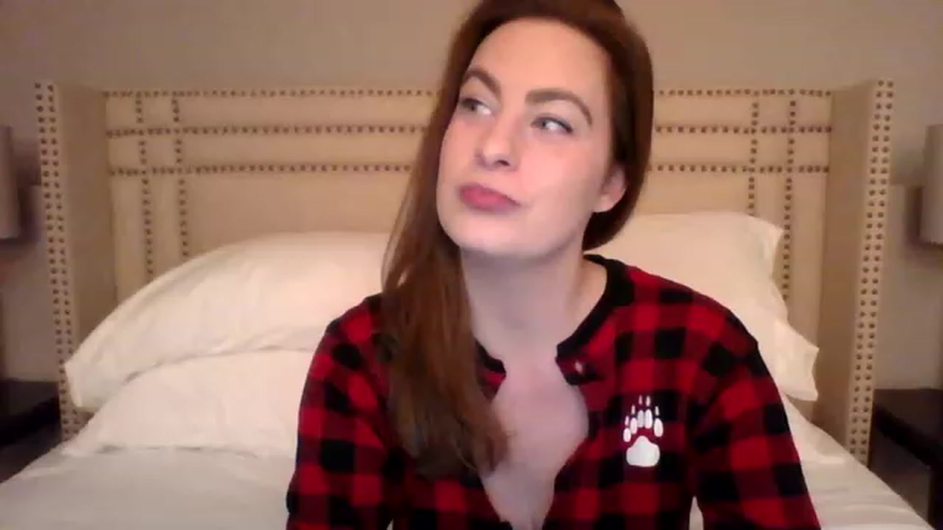 Gallery image thumbnail from AubreyMonroe's myfreecams stream on, 01/10/2023, 03:41 image 17 of 20