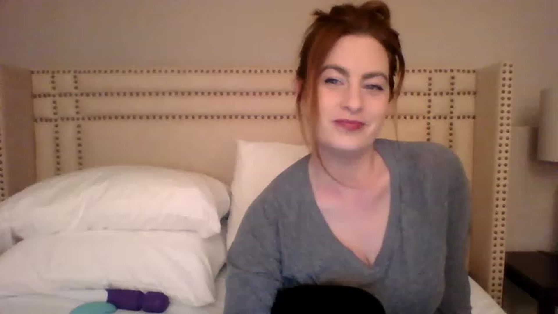 Gallery image thumbnail from AubreyMonroe's myfreecams stream on, 03/10/2023, 03:57 image 6 of 20