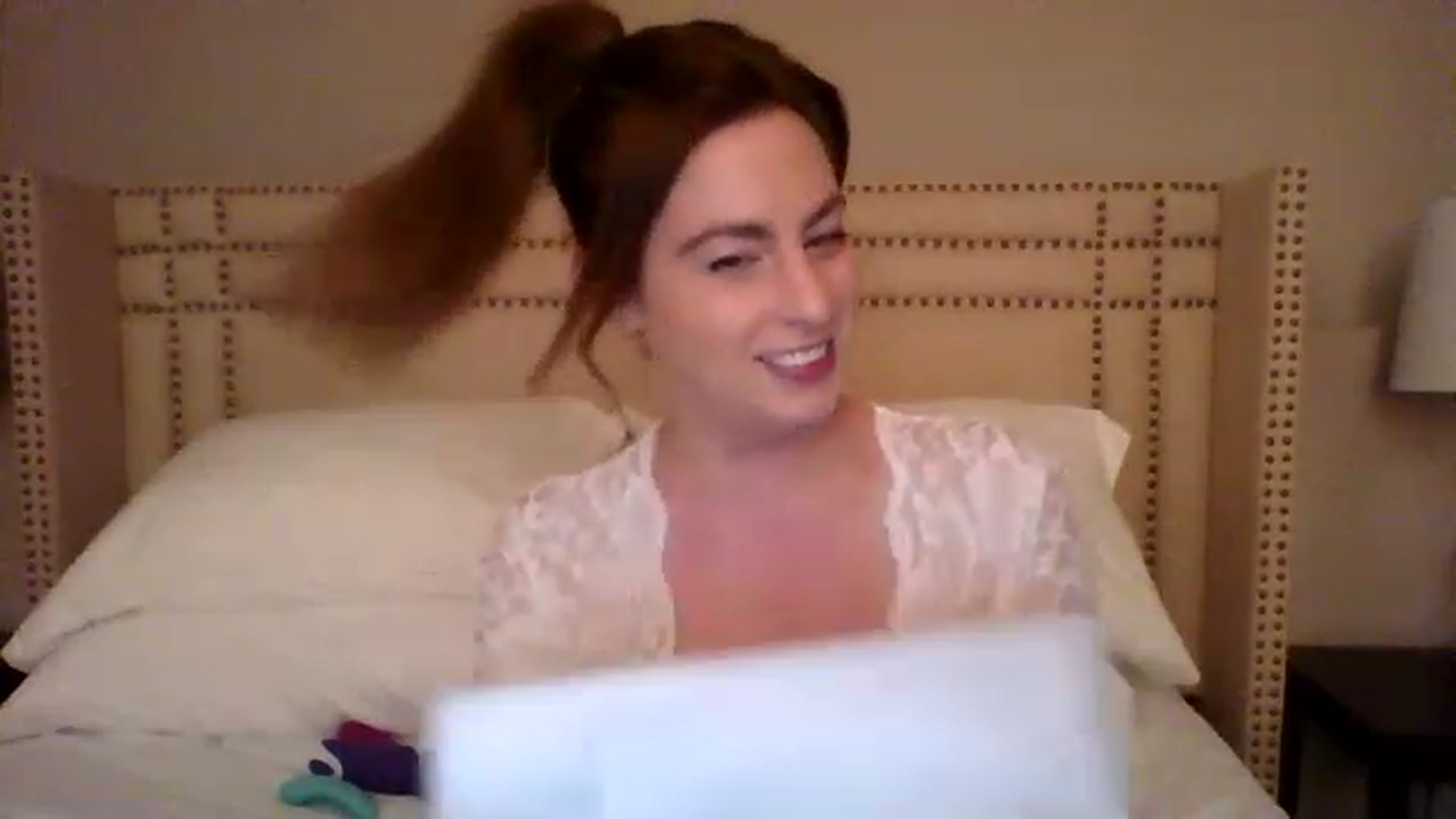 Gallery image thumbnail from AubreyMonroe's myfreecams stream on, 03/19/2023, 03:13 image 11 of 20