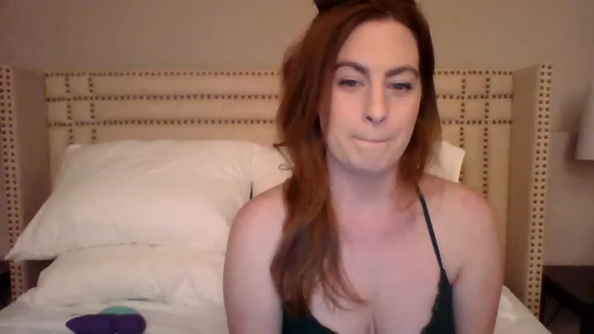 Gallery image thumbnail from AubreyMonroe's myfreecams stream on, 04/12/2023, 02:28 image 17 of 20