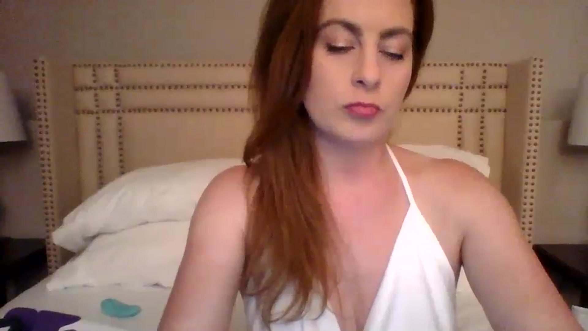 Gallery image thumbnail from AubreyMonroe's myfreecams stream on, 09/21/2023, 02:43 image 9 of 20