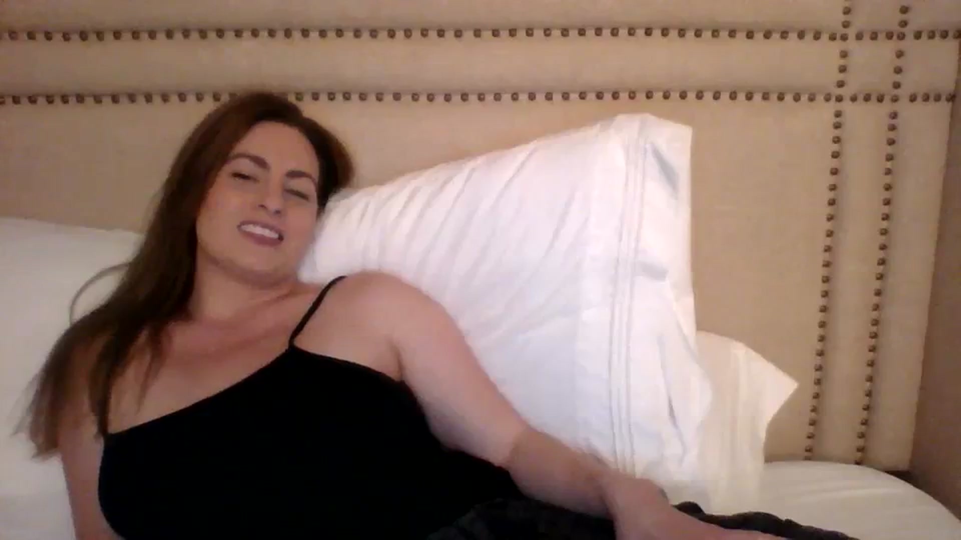 Gallery image thumbnail from AubreyMonroe's myfreecams stream on, 11/11/2023, 03:55 image 16 of 20