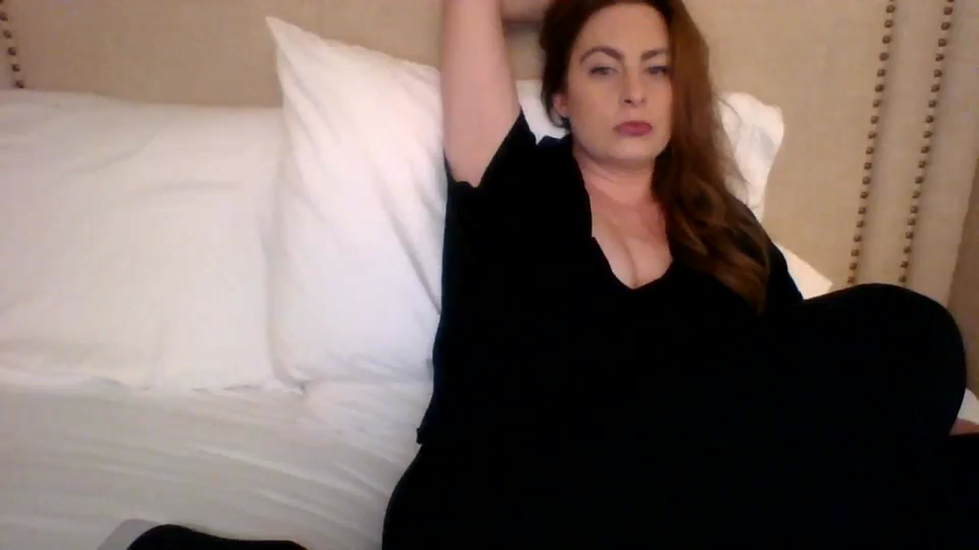 Gallery image thumbnail from AubreyMonroe's myfreecams stream on, 11/14/2023, 04:07 image 7 of 20
