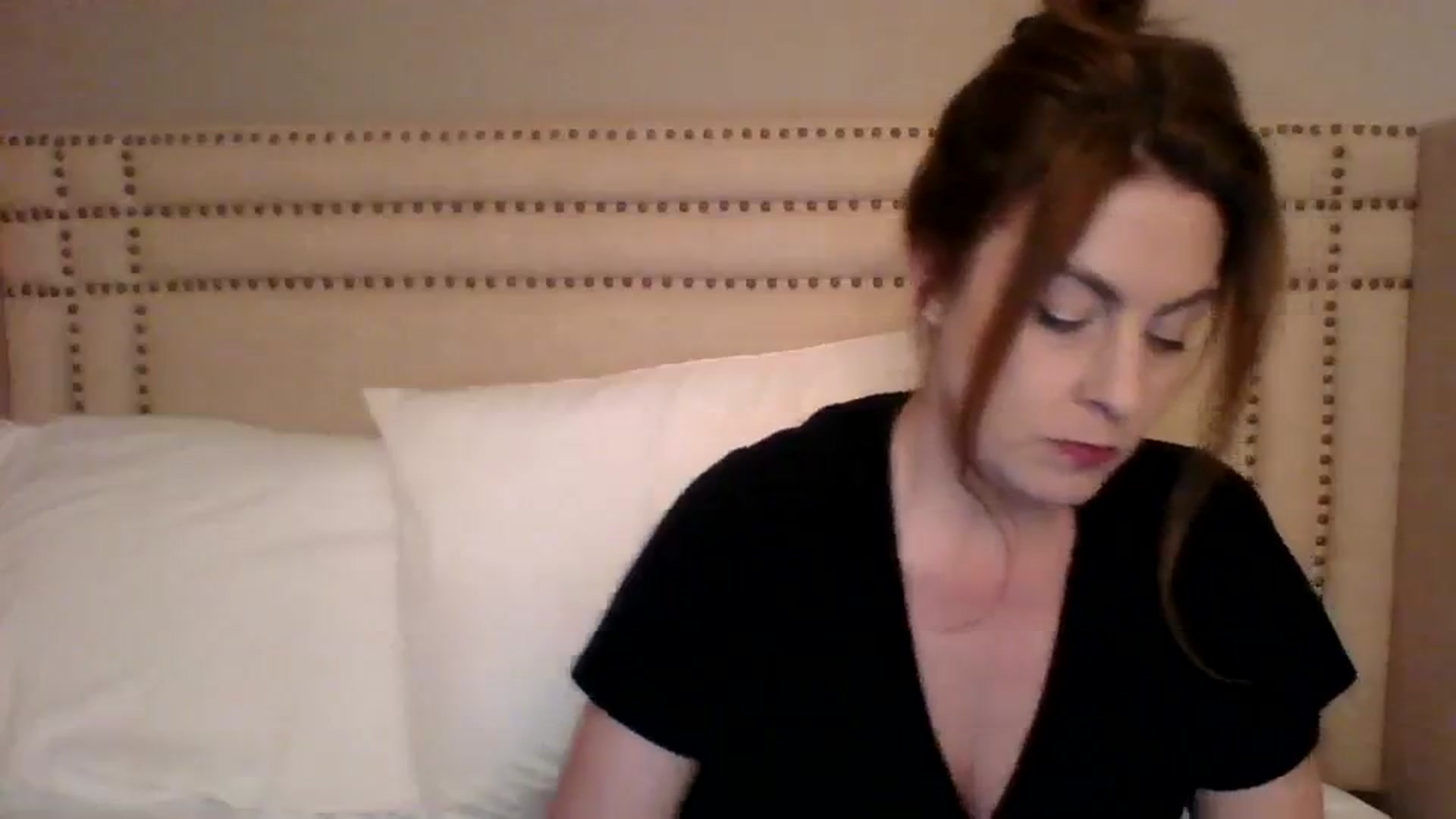 Gallery image thumbnail from AubreyMonroe's myfreecams stream on, 11/14/2023, 04:07 image 18 of 20