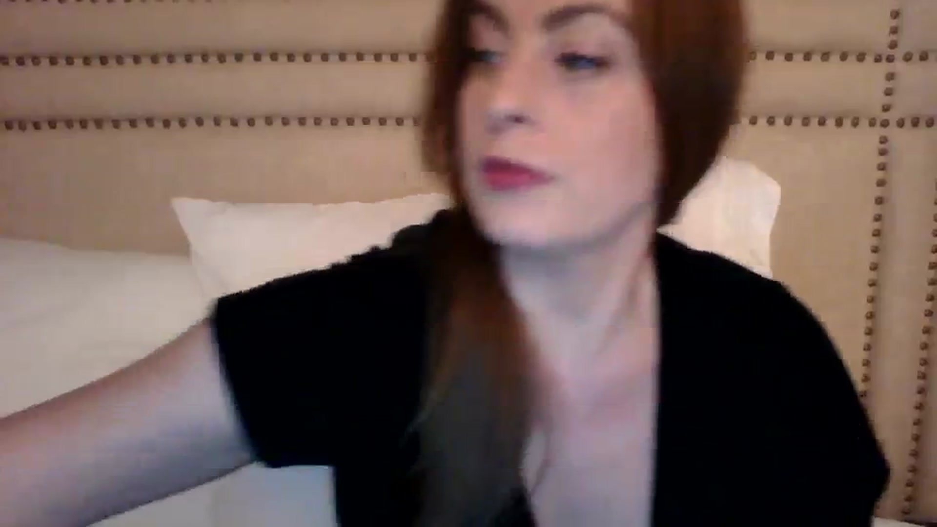 Gallery image thumbnail from AubreyMonroe's myfreecams stream on, 11/14/2023, 04:07 image 10 of 20