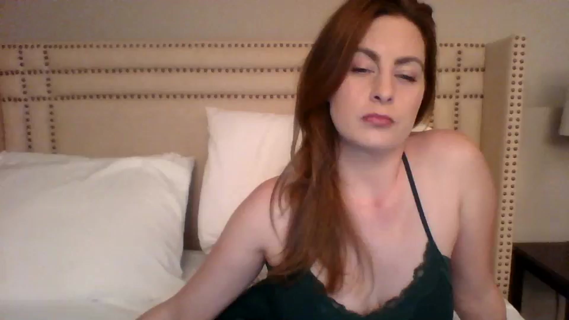 Gallery image thumbnail from AubreyMonroe's myfreecams stream on, 11/16/2023, 03:32 image 1 of 20