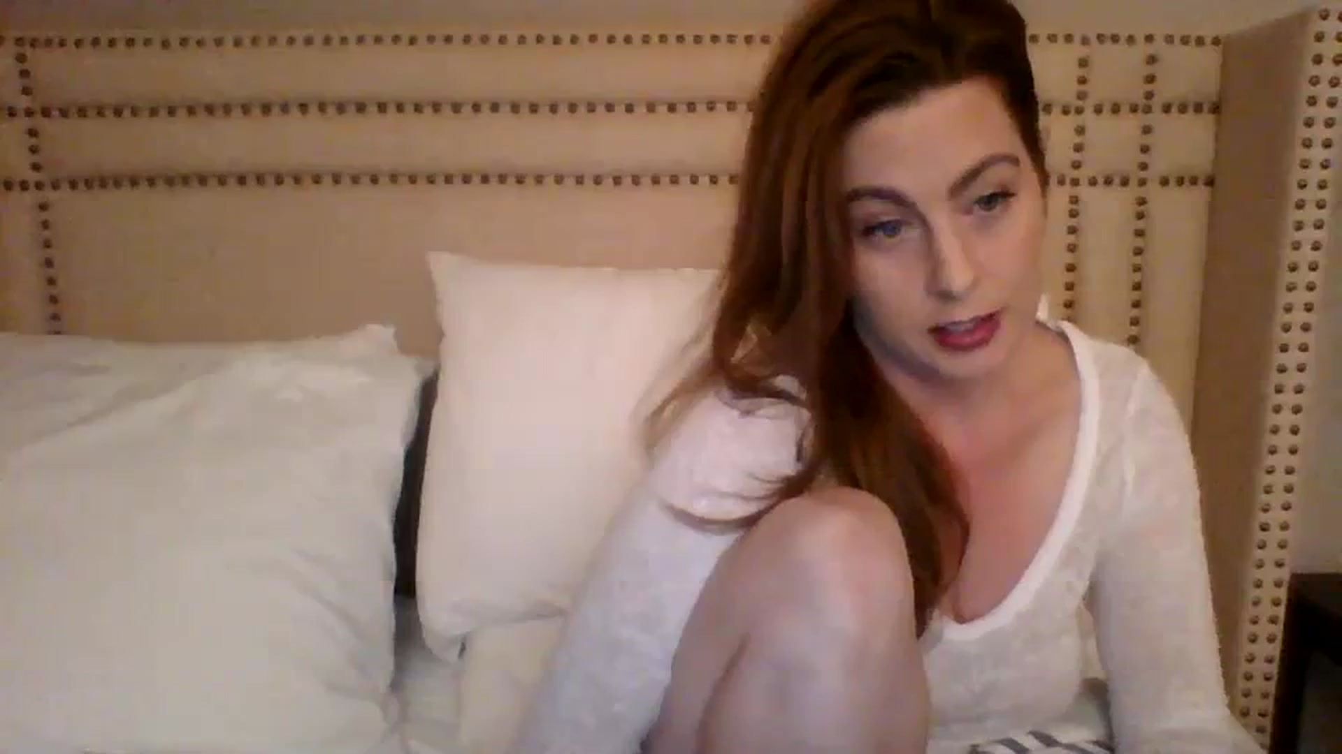 Gallery image thumbnail from AubreyMonroe's myfreecams stream on, 11/17/2023, 03:32 image 16 of 20