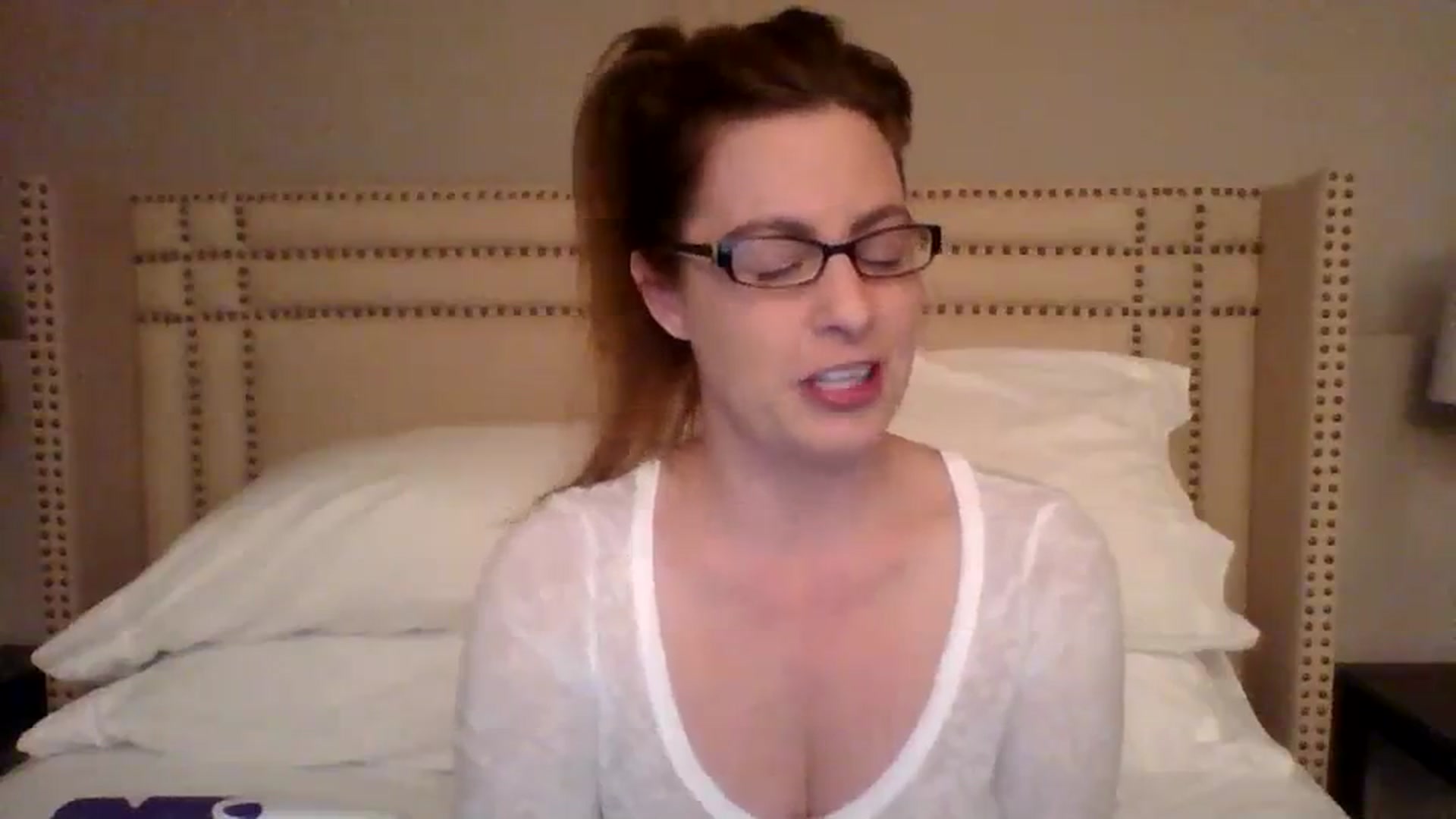 Gallery image thumbnail from AubreyMonroe's myfreecams stream on, 12/06/2023, 04:03 image 16 of 20