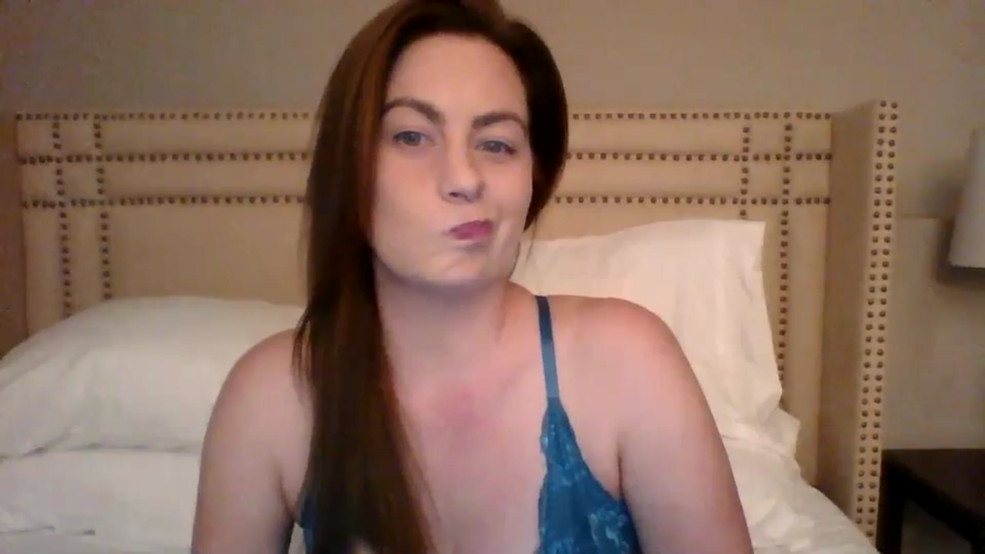 Gallery image thumbnail from AubreyMonroe's myfreecams stream on, 12/12/2023, 03:56 image 15 of 20