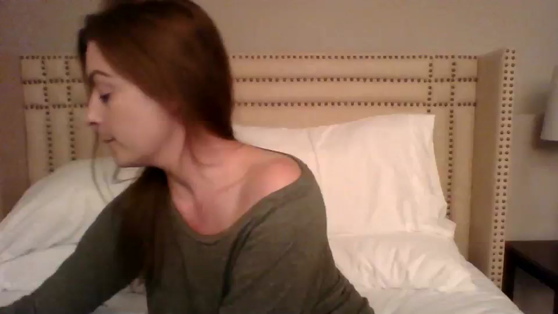 Gallery image thumbnail from AubreyMonroe's myfreecams stream on, 12/14/2023, 04:07 image 2 of 20