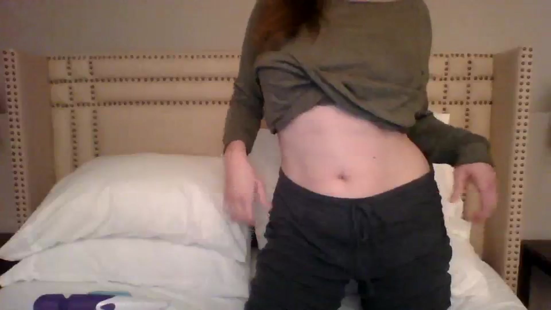 Gallery image thumbnail from AubreyMonroe's myfreecams stream on, 12/14/2023, 04:07 image 5 of 20