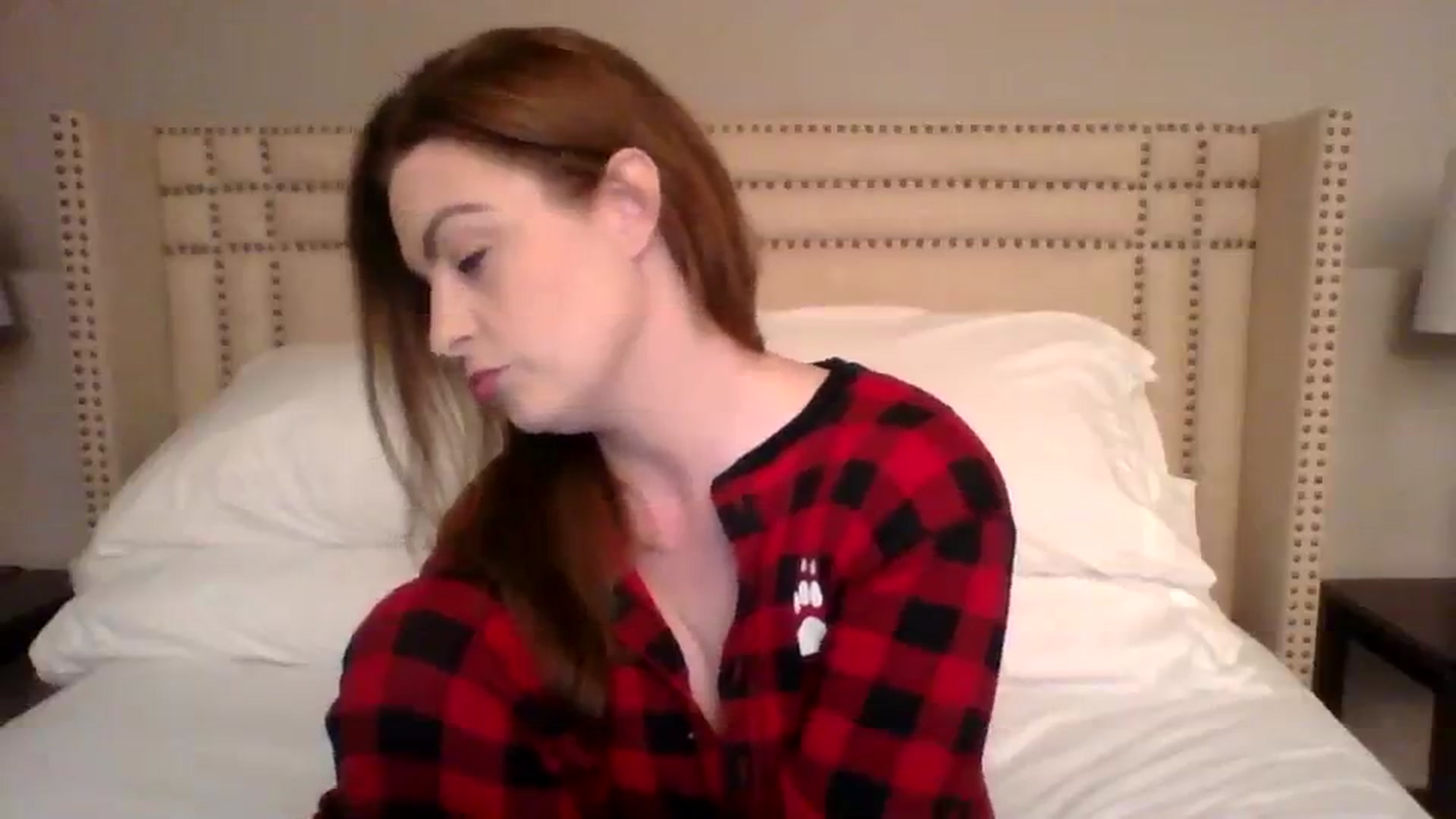 Gallery image thumbnail from AubreyMonroe's myfreecams stream on, 12/19/2023, 03:59 image 12 of 20