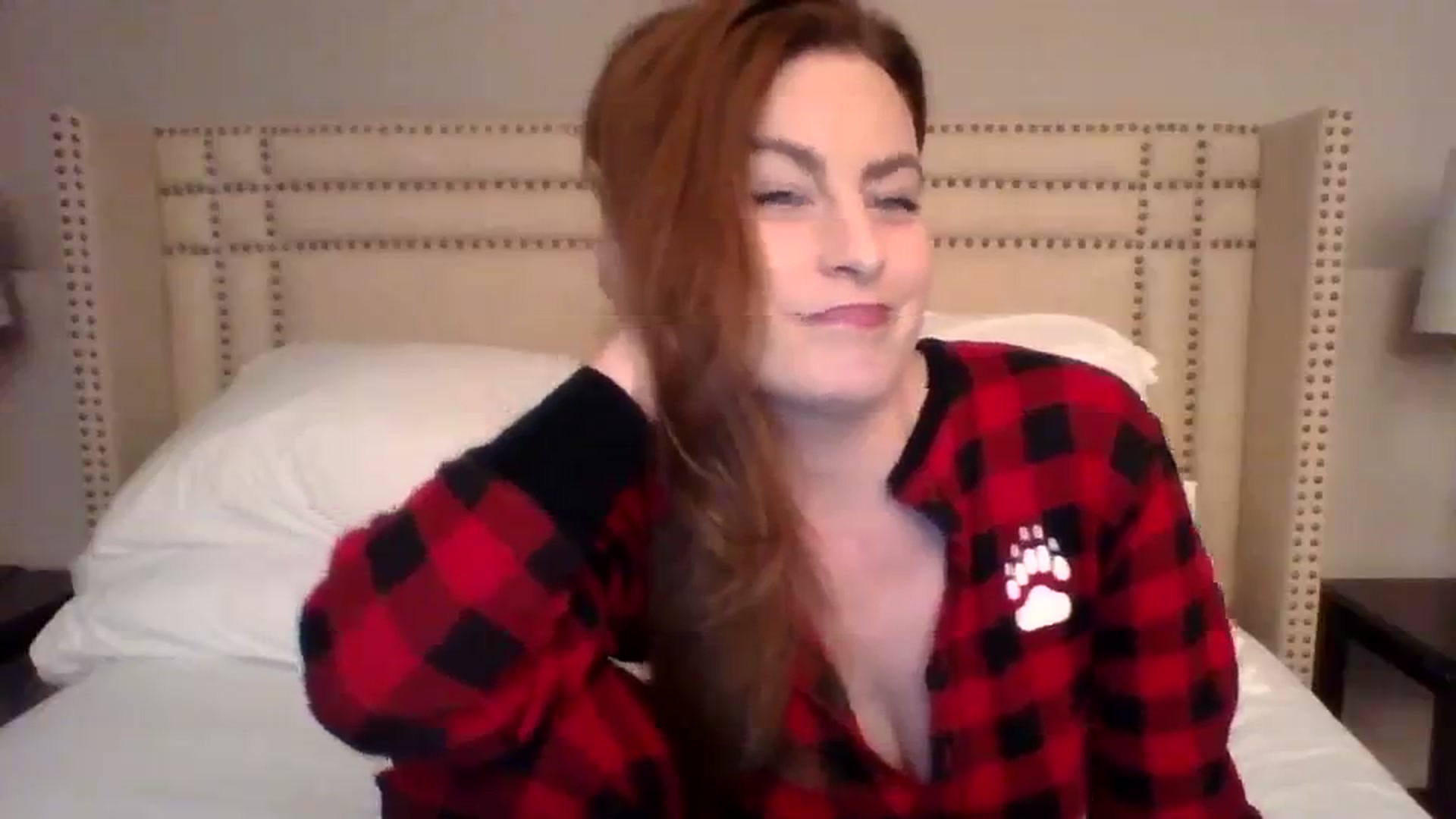 Gallery image thumbnail from AubreyMonroe's myfreecams stream on, 12/19/2023, 03:59 image 14 of 20