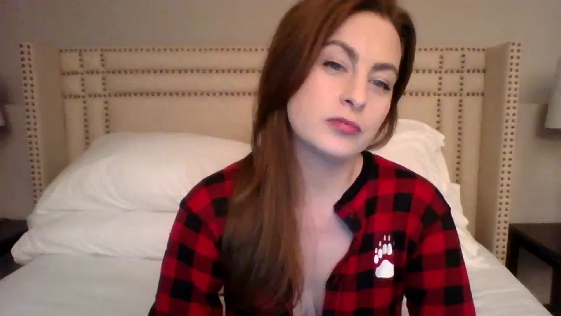 Gallery image thumbnail from AubreyMonroe's myfreecams stream on, 12/19/2023, 03:59 image 10 of 20